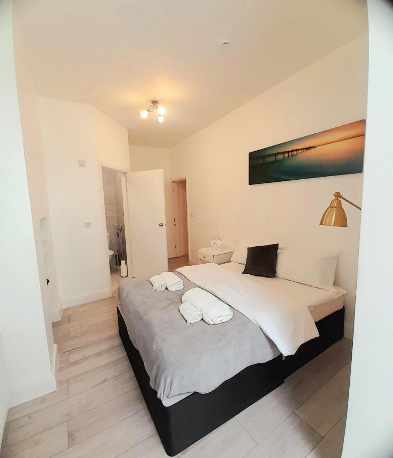 Edgware 3Br 3Privateensuite - Close To Station - Parking Upon Request מראה חיצוני תמונה