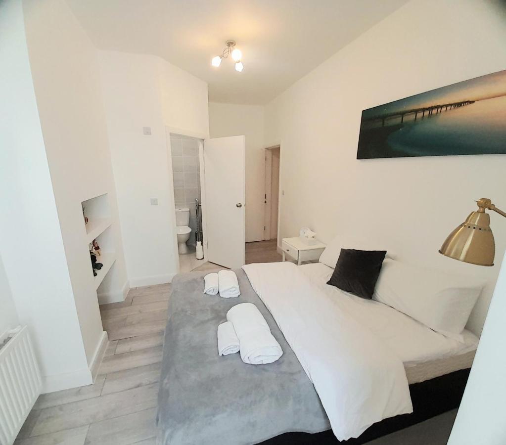 Edgware 3Br 3Privateensuite - Close To Station - Parking Upon Request מראה חיצוני תמונה