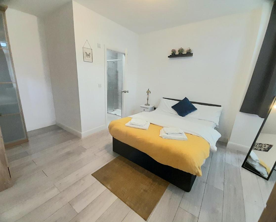 Edgware 3Br 3Privateensuite - Close To Station - Parking Upon Request מראה חיצוני תמונה