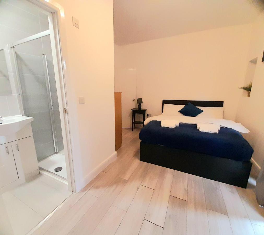 Edgware 3Br 3Privateensuite - Close To Station - Parking Upon Request מראה חיצוני תמונה
