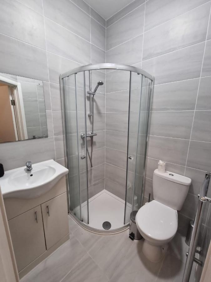 Edgware 3Br 3Privateensuite - Close To Station - Parking Upon Request מראה חיצוני תמונה